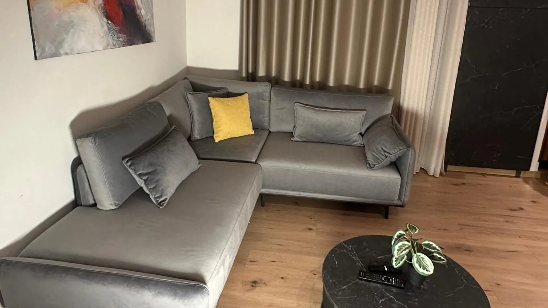 Vacation Vibes - Modern Apartment In Golem Near Sea Albánia